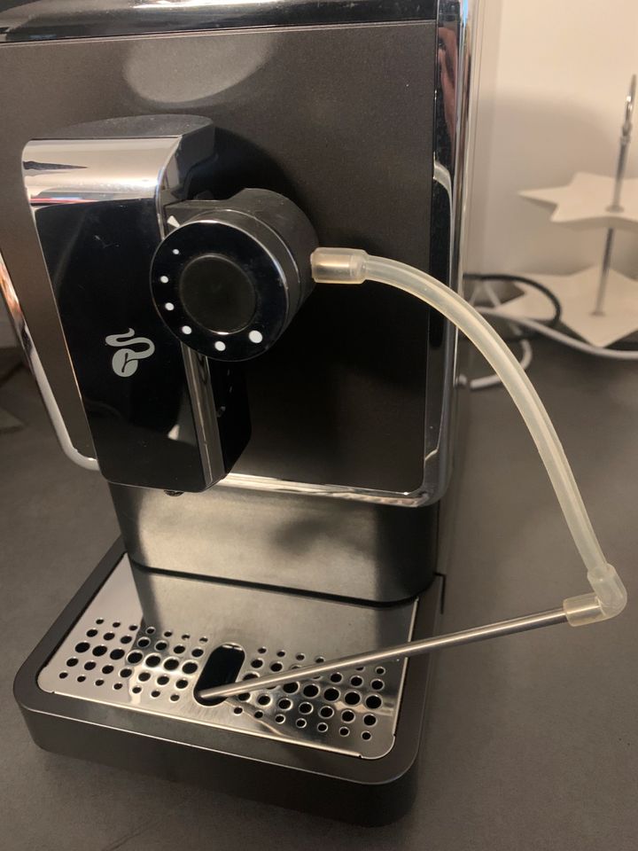 Tchibo Kaffeevollautomat Esperto Pro in Hamburg