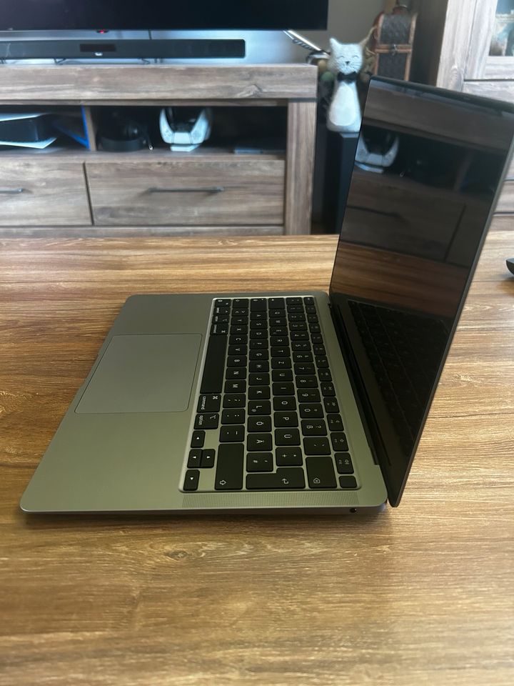 MacBook M1 2020 13Zoll 512 GB SSD 8GB Ram in Hamm