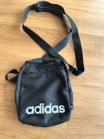 ☀️kleine Adidas Tasche ☀️ Sachsen - Dippoldiswalde Vorschau