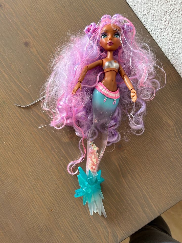 Barbie mit Glitzer Wasser in Geesthacht