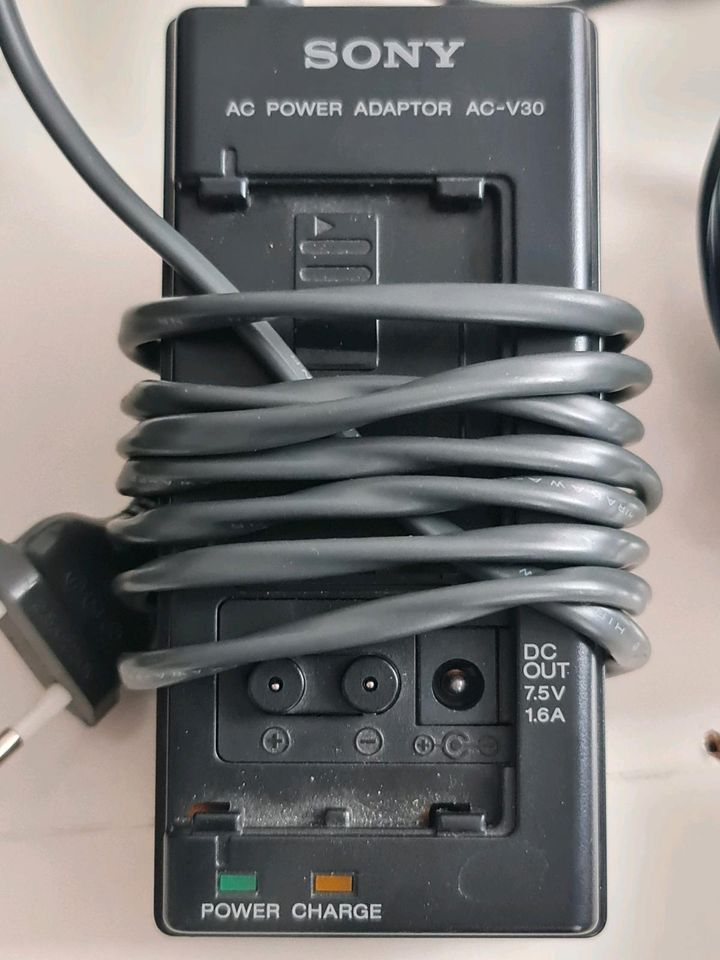 Videokamera Sony CCD-TR75E in Büdingen