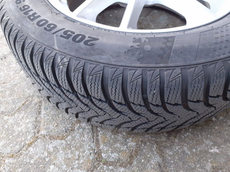 4 x Winterreifen 205/60 R16 92H KUMHO Wintercraft WP 51 mit Felge in Hüllhorst