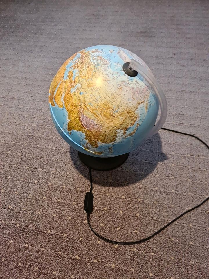 Globus mit Licht in Vreden