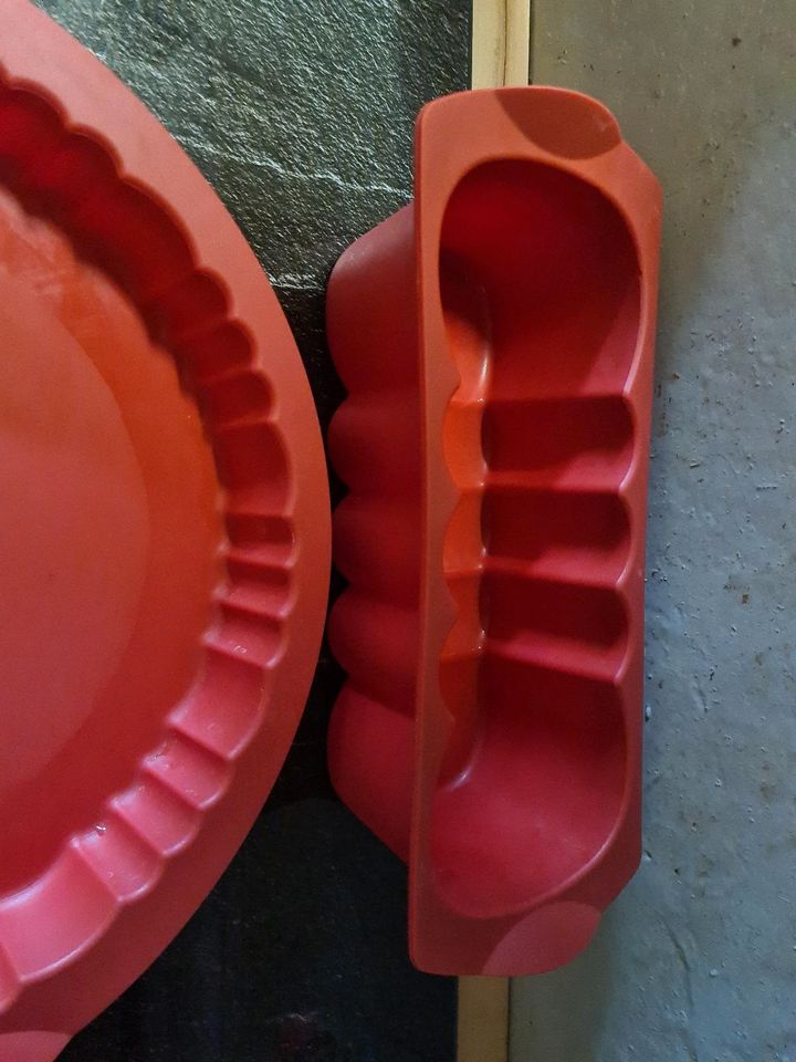 2x Silikon Backformen Tupperware in Steinhöfel