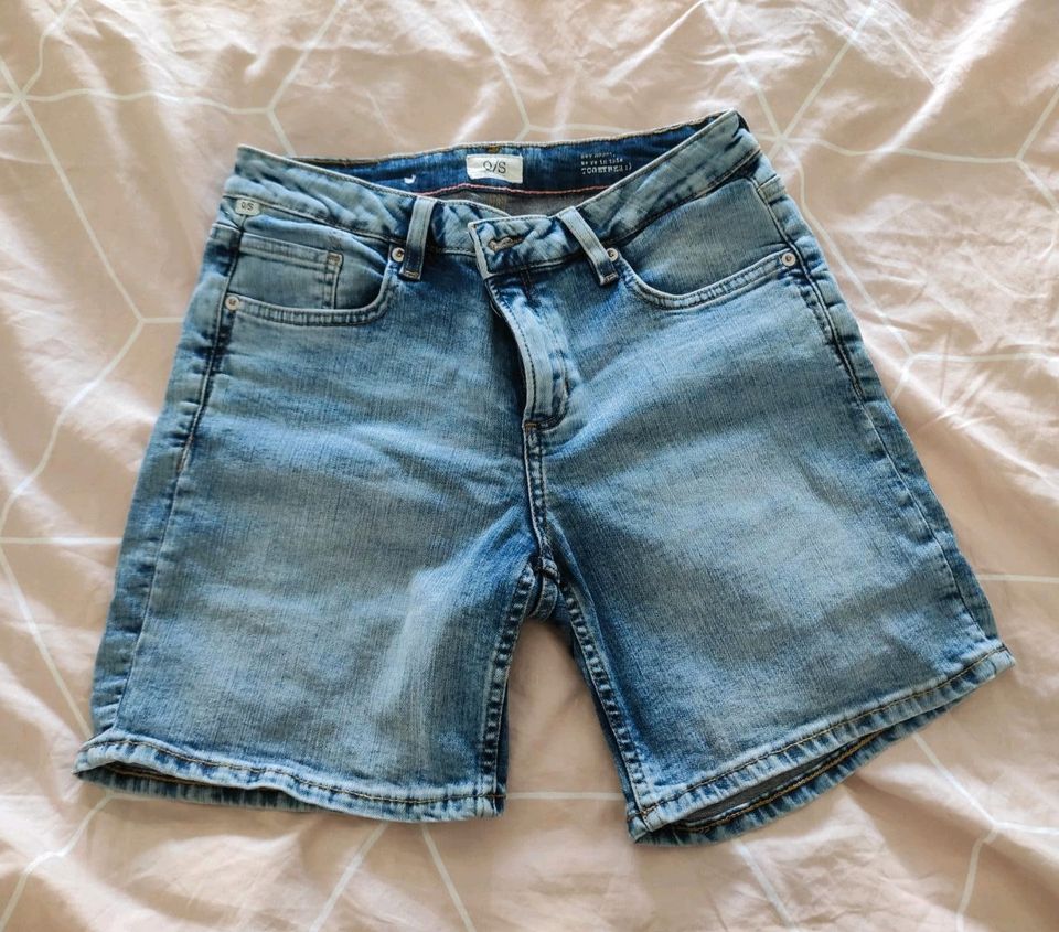 Jeansshort / Short s.Oliver 36 in Kassel