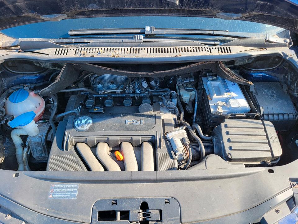 Volkswagen Touran2.0 FSI 110 kW(150 PS)Tüv 06.2026 Klimaautomatik in Kürten