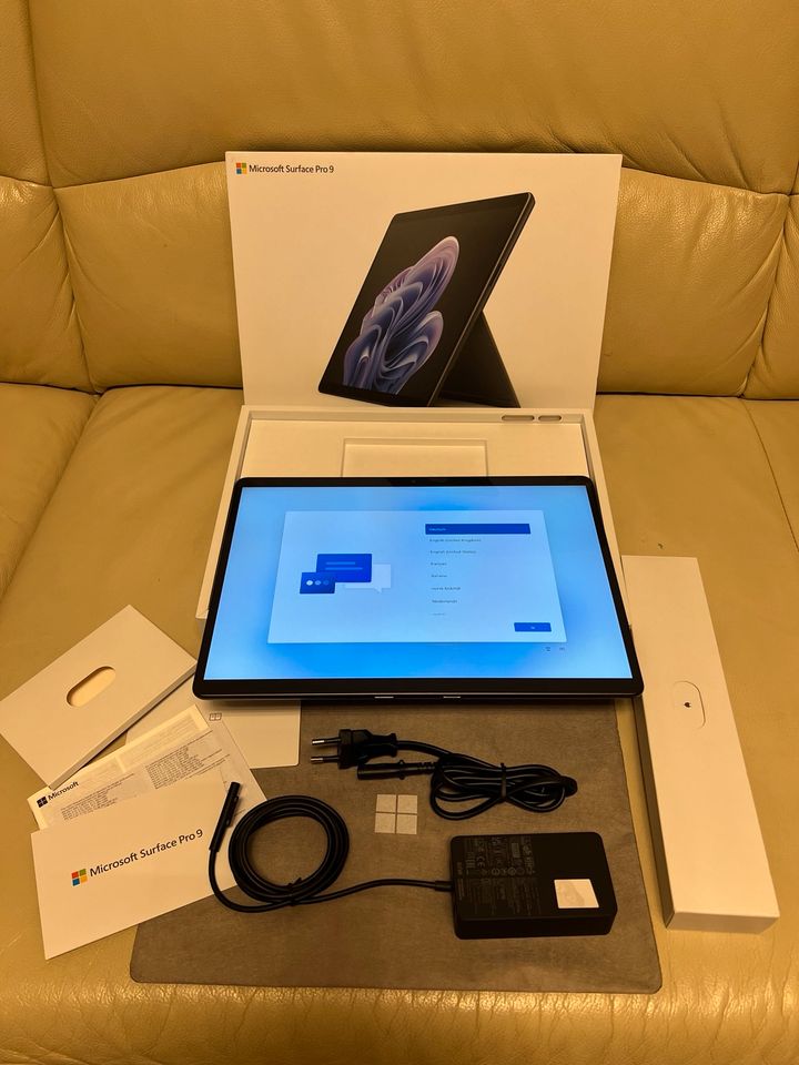 Microsoft Surface Pro 9. Intel Core i5-8GB-256GB. Garantie. in Rostock