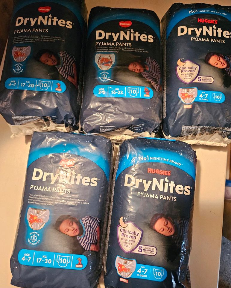 Dry nites Pyjama pants superheld in Jena