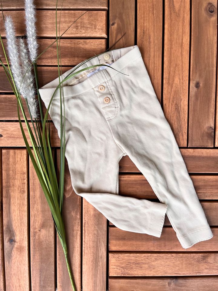 H&M Baby Leggings gerippt verstellbare Weite beige in Edemissen