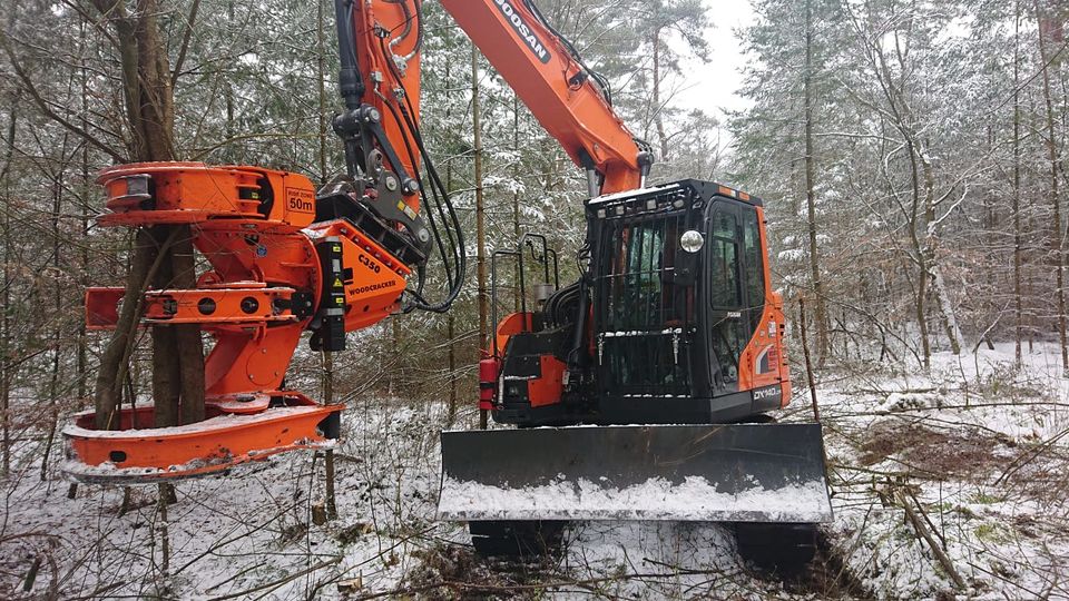 Doosan DX140LCR DX235LCR Kabinenschutz Schutzgitter Abbruchgitter in Aschaffenburg