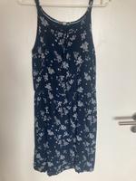 Blaues Kleid mit weißen Blumen in Größe 36 Nordrhein-Westfalen - Warstein Vorschau
