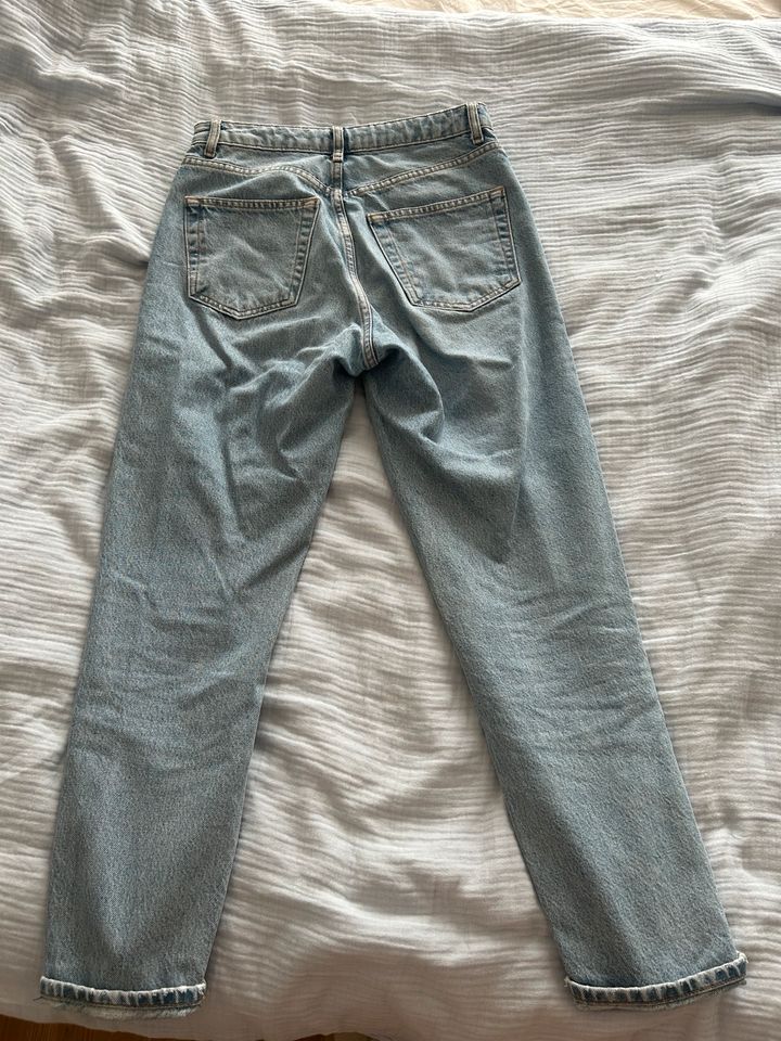 Topshop schmale Mom Jeans hellblau W28 L32 in Kaiserslautern