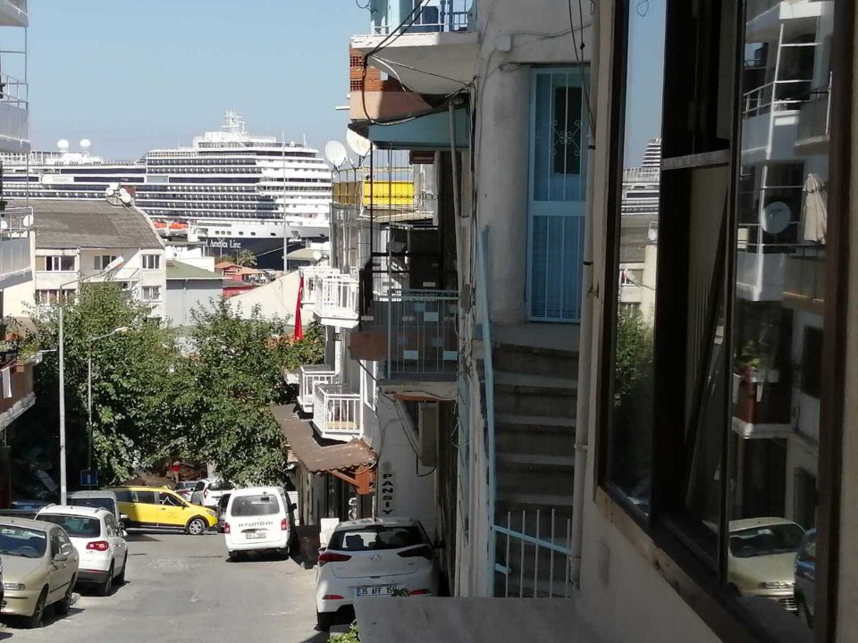 TURKEI - KUSADASI/AYDIN Gebäude mit Wohnung und Geschäft zum Verkauf, 200 m vom Strand entfernt in Hannover
