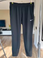 Nike Swift schwarz Hose Jogginghose Damen Gr. M Niedersachsen - Scheeßel Vorschau