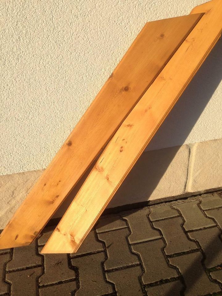 Balkon Geländer schräg zugeschnitten,Holz, Bretter in Walsdorf