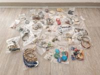 SCHMUCK Modeschmuck Brosche Ohrringe Vintage Ketten Damen Uhren Nordrhein-Westfalen - Gelsenkirchen Vorschau