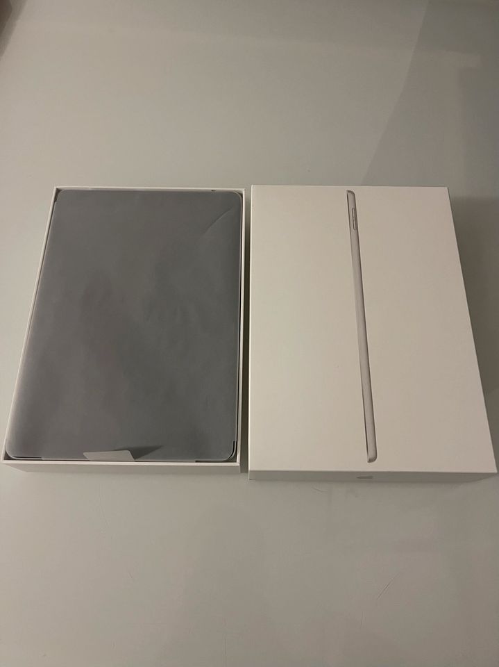 iPad 9 Silber. Wie Neu, Garantie Mediamarkt in Berlin