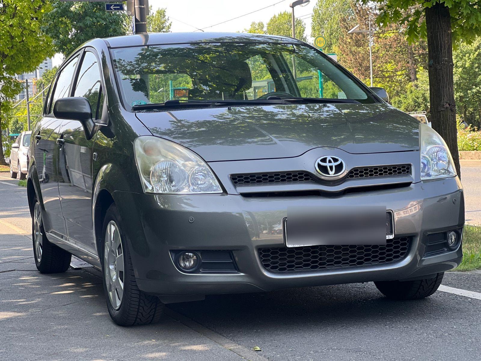 Abbildung des Autos Toyota Corolla Verso 1.8…