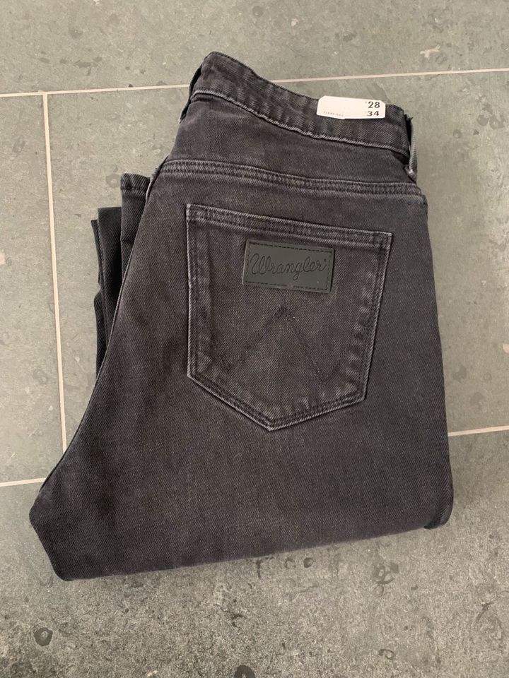 Wrangler Flare Jeans 28x34 in Anröchte