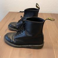 Dr Martens Boots 1460 gr. 44 Top Zustand Saarland - Bexbach Vorschau