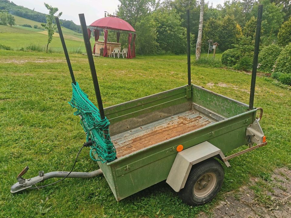 Praktischer Anhänger 500kg in Münsingen