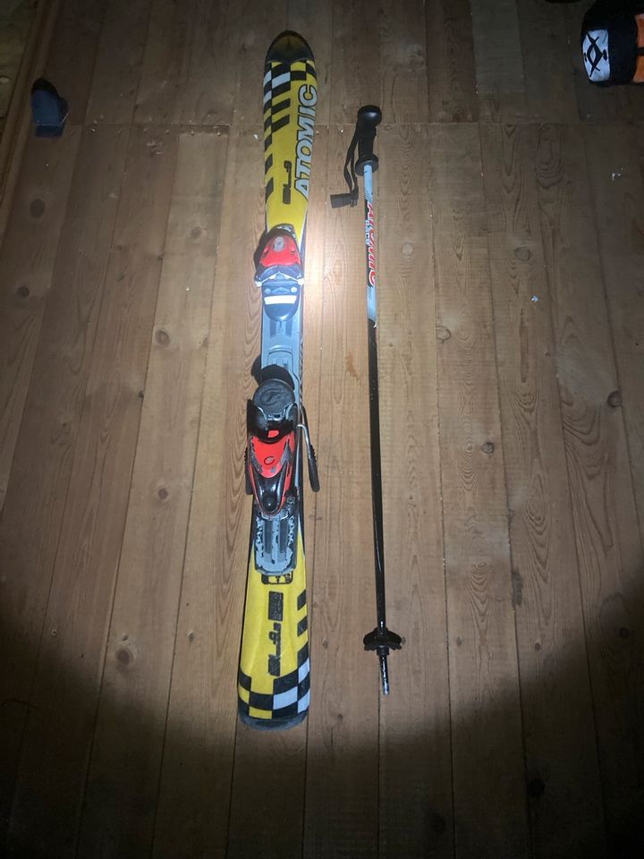 Atomic ski Länge 120 incl Stöcke 95cm in Nienburg (Weser)