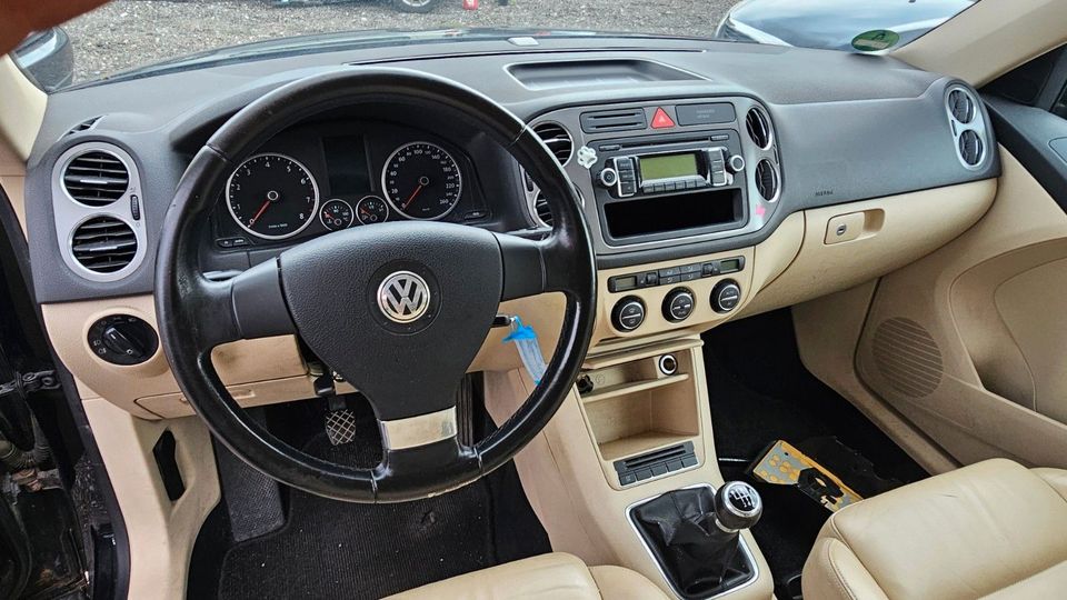 Volkswagen Tiguan Trend & Fun 4Motion Tüv02/24 Leder in Raubling