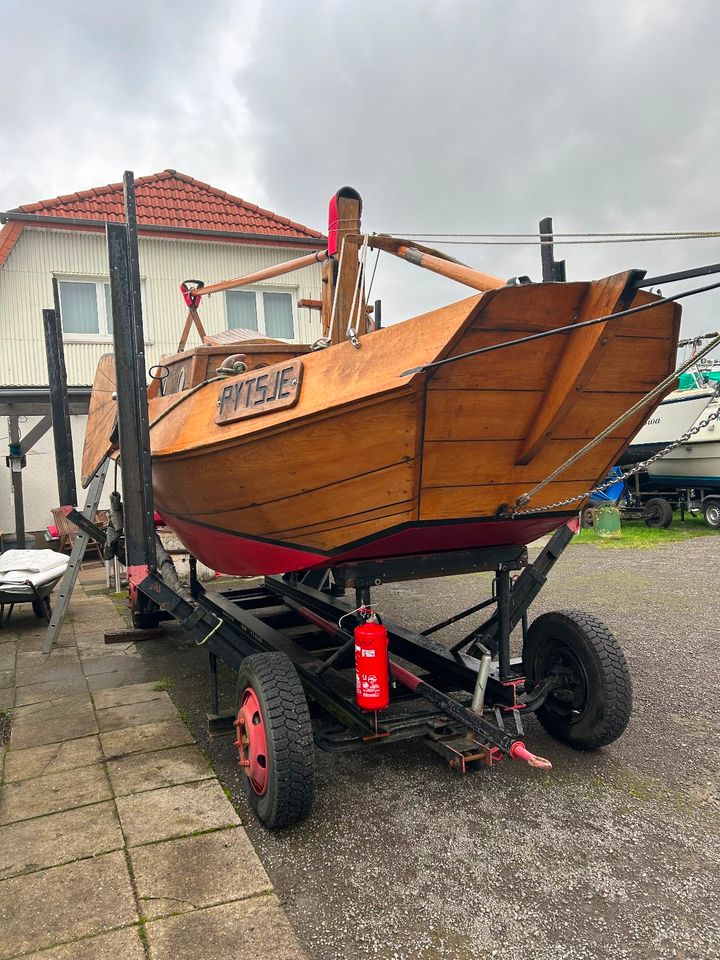 Traditionssegler Holzboot Plattbodenschiff Kajuitschouw 8m in Bremen