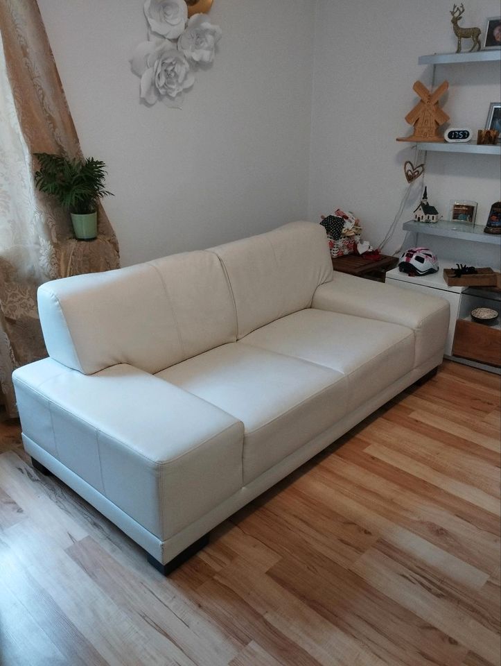 Sofa, Zweisitzer, Cremeweiß in Langenhagen