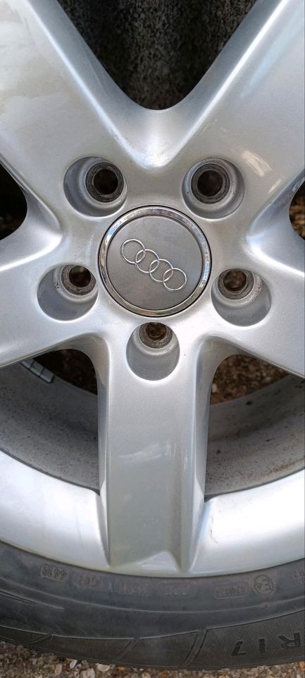 Audi Q5 Felgen 17" 8R0 071 497 in St. Wendel