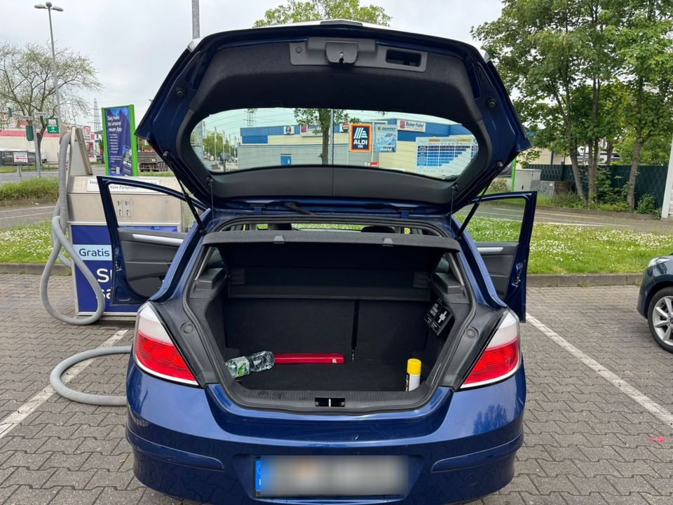 Opel Astra 1.6 Twinport - in Duisburg