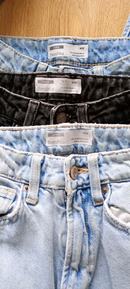 Bershka MOM Jeans 32 (3Stk) in Heinsberg