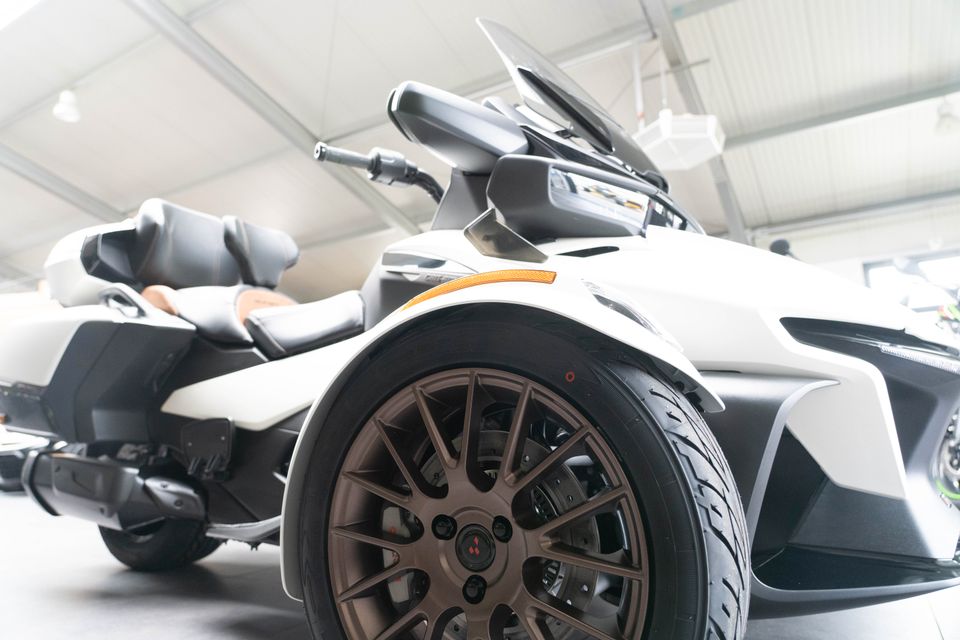 Can Am Spyder RT LTD Sea to Sky 2024 in Drakenburg