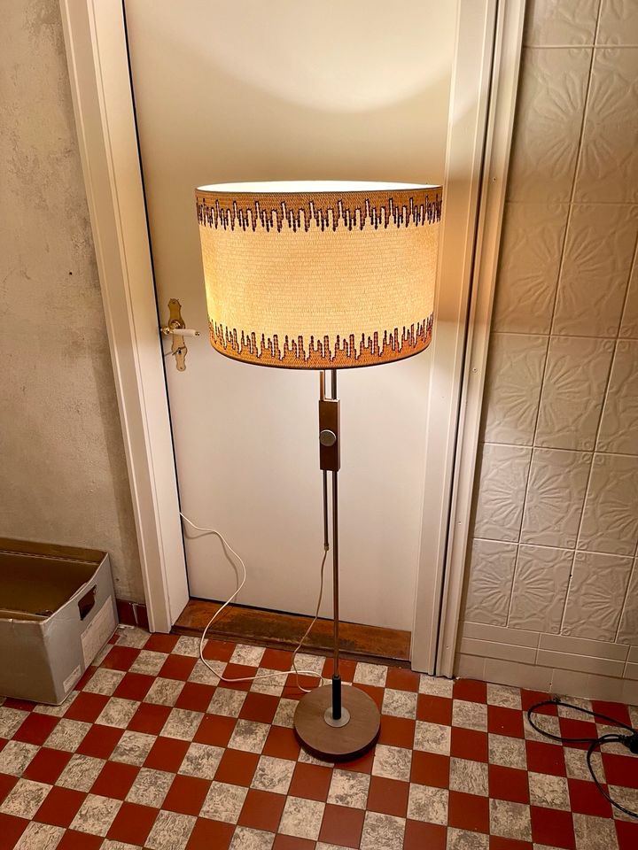 Retro,Stehlampe,Danish,60er,70er,Lampe,Vintage,Holz,Design in Niedersachsen  - Wardenburg | Kunst und Antiquitäten gebraucht kaufen | eBay Kleinanzeigen  ist jetzt Kleinanzeigen