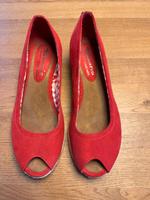 Tamaris Peeptoes Sommersandalen Keilabsatz in rot Größe 40 Nordrhein-Westfalen - Meerbusch Vorschau