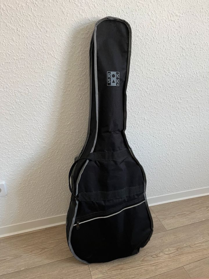 Ashley Gitarre + Tasche + Stimmgerät + Plektrum in Leipzig