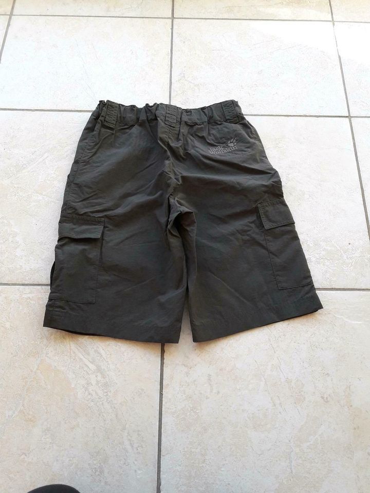 Jack Wolfskin Outdoor Shorts 128 in Eckental 