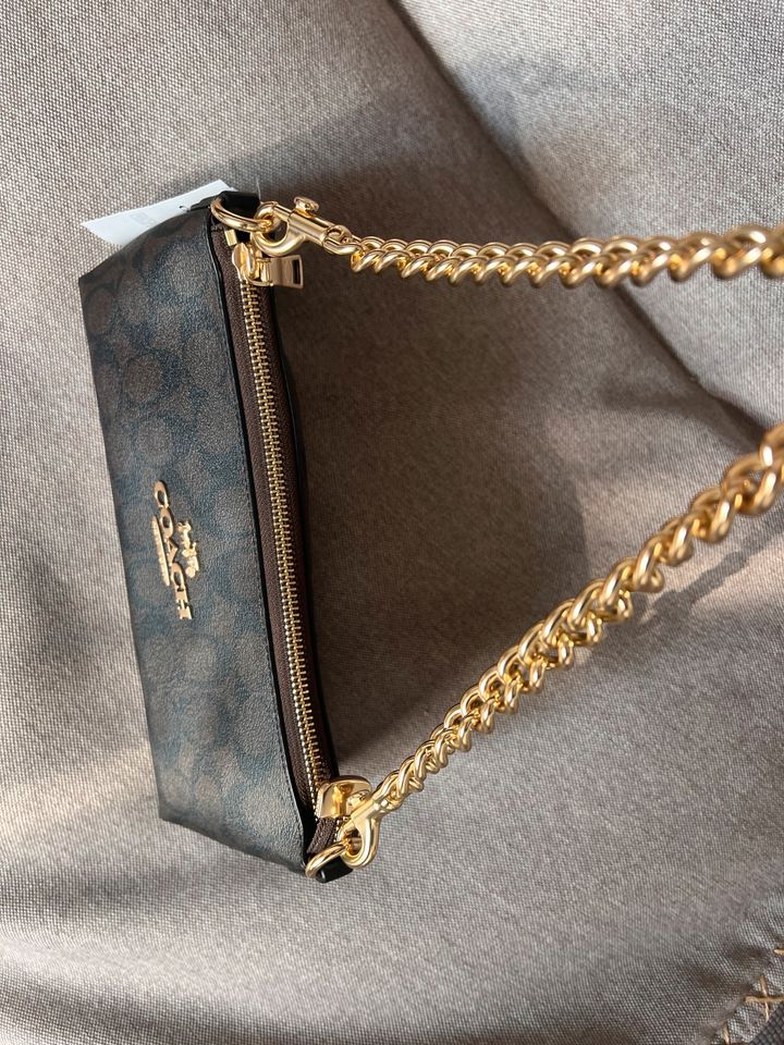 Coach Charlotte Schultertasche Clutch braun Gold Leder in München