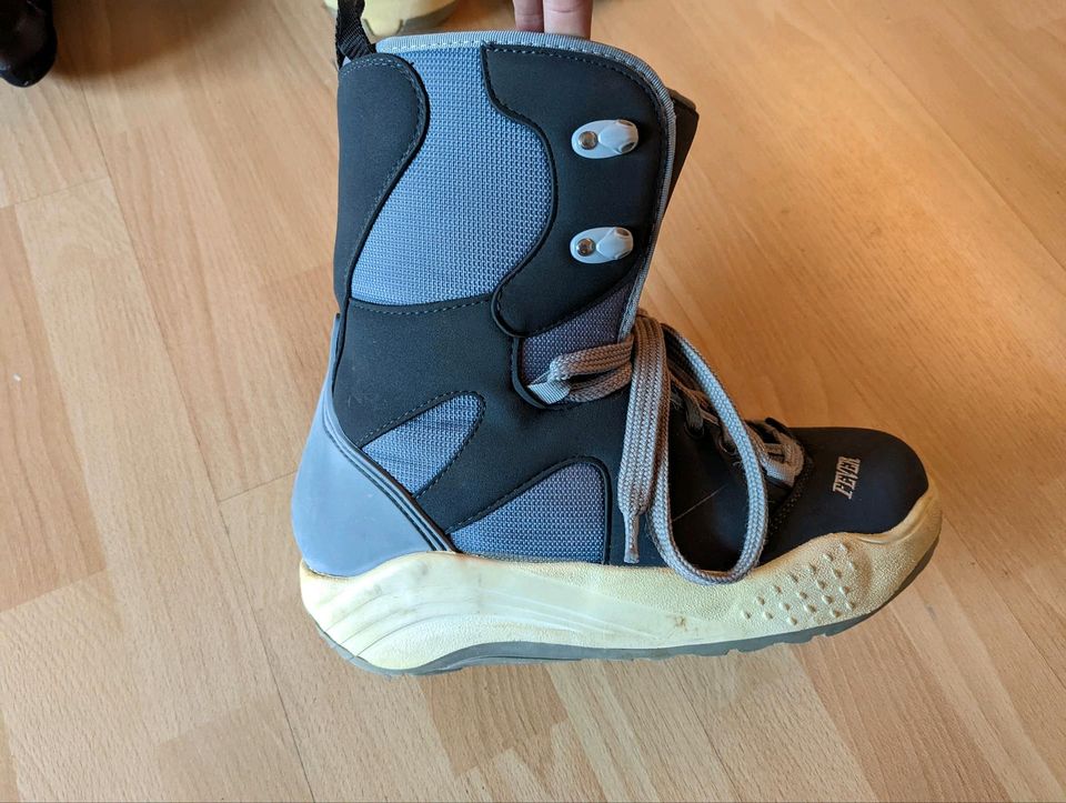 Fever Snowboard Boots EU 45.5 Größe in Laupheim