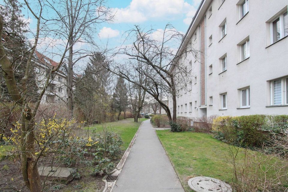 Modernisierte Wohnung in ruhiger Lage: Gut geschnittene 3-Zimmer-Eigentumswohnung mit Balkon in Berlin