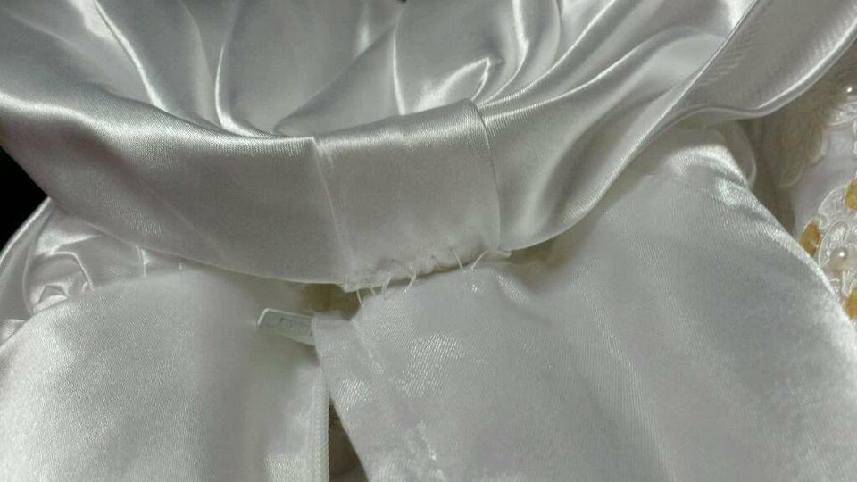 NEU Hochzeitskleid Brautkleid Spitze Gr.38 creme Perlen Pailiette in Hutthurm