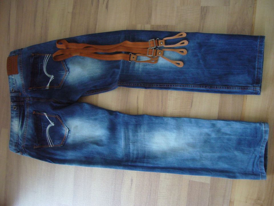 Nur noch 2 trendy Jeans Länge 34 in Deggendorf