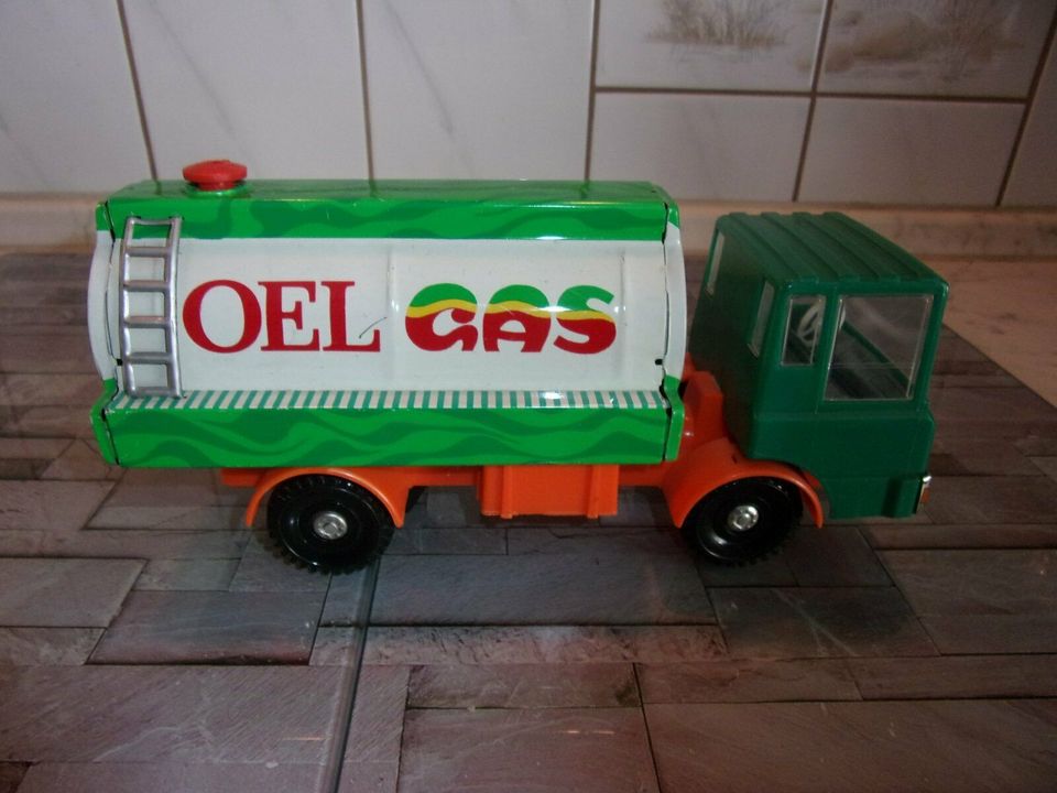 DDR MSB LKW MS 25 Tankfahrzeug Öl Gas Spielzeugauto in Löbau