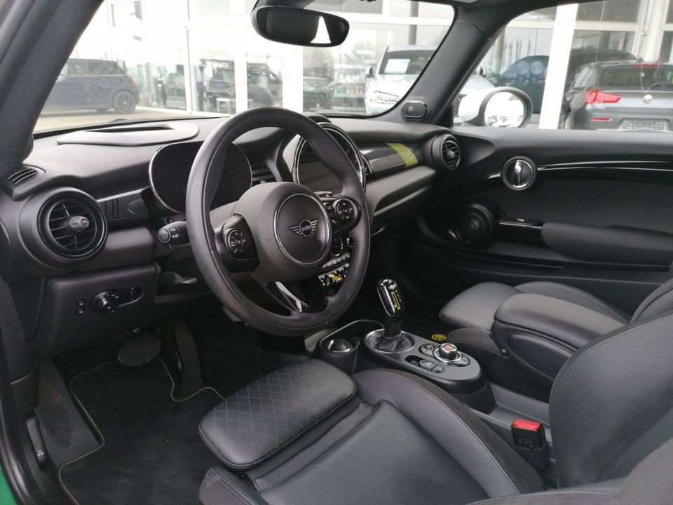 MINI Cooper SE 3-Türer Trim L Adap.LED H/K CarPlay IS in Halberstadt