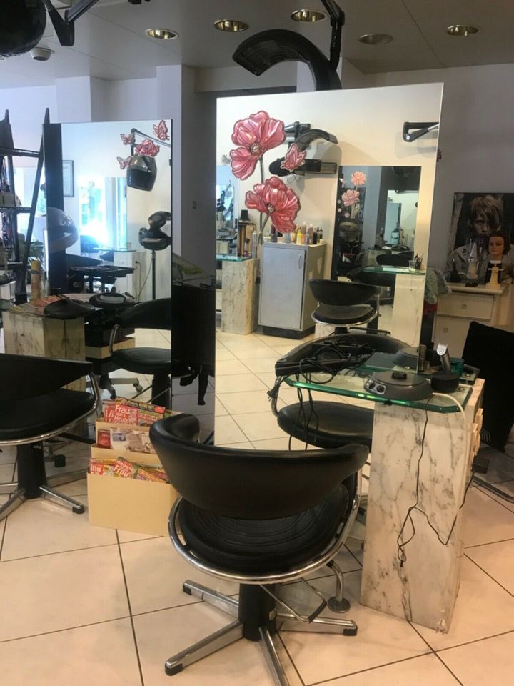 Cararra Friseur Salon-Empfangstheke Trockenhauben-Waschplätze- in Saarbrücken