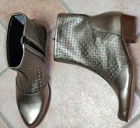 Heine Damen Leder Stiefeletten Cowboy Look gold Gr.38 Neu(lesen). Schleswig-Holstein - Jarplund-Weding Vorschau
