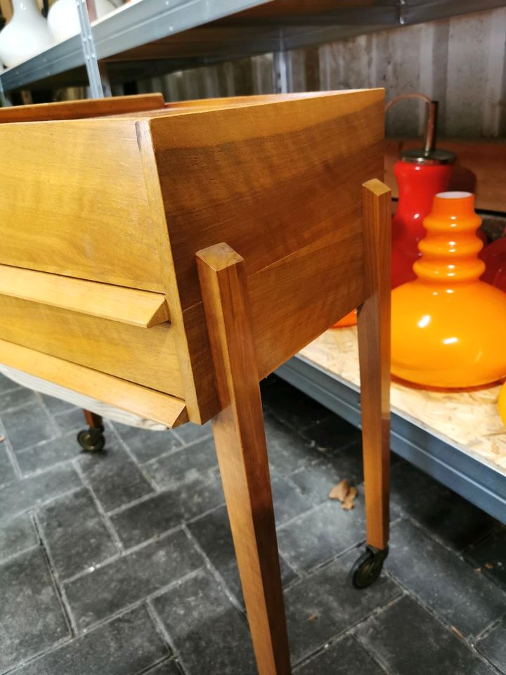 Vintage Retro Nahwagen Tisch Teak Möbel 70er Mid Space Loft in Ovelgönne