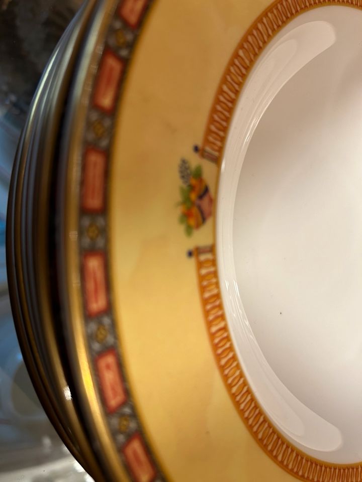 Royal Worcester - Versailles - Speiseservice in Gilching