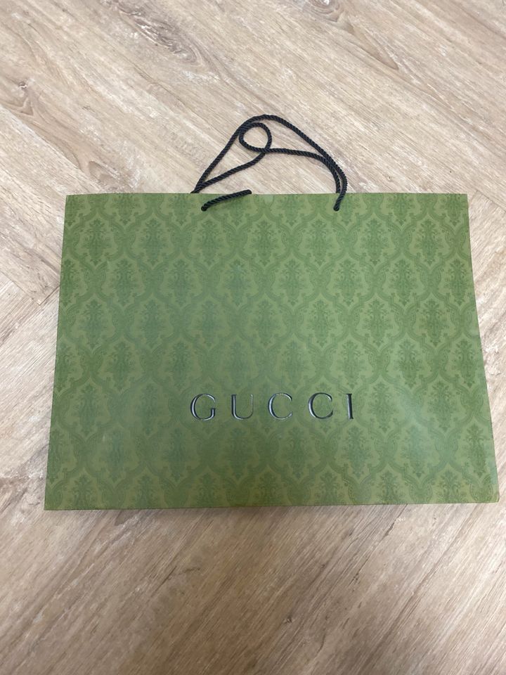 Gucci Tüte Bag Tasche grün Orginal groß in Bamberg