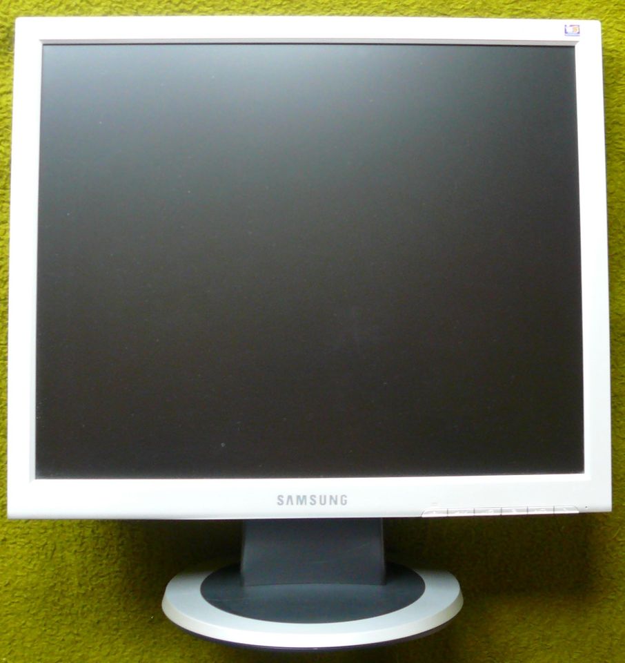 Monitor, Samsung SyncMaster 913N, 19" VGA in Asperg